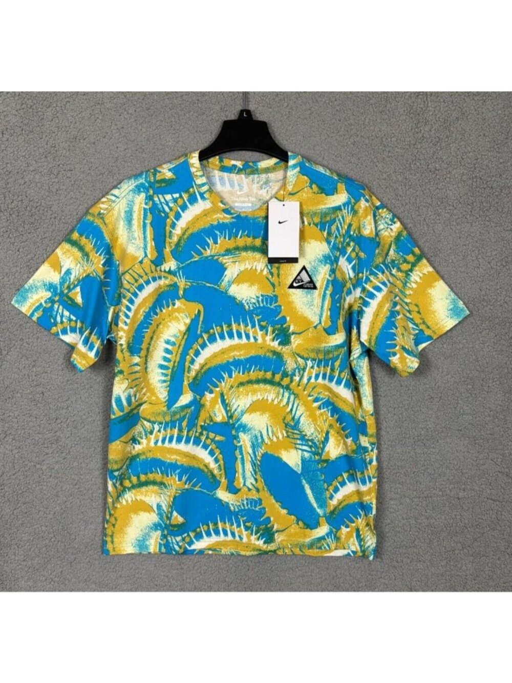 Nike Men's Kyrie Journey Reward Tropical T-Shirt DZ2691- 468 Multi Med. NWT's.
